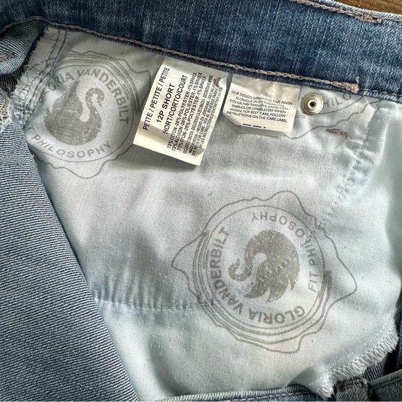 Gloria Vanderbilt High-Waist Amanda Classic Jeans, 12P Short - Picture 10 of 10